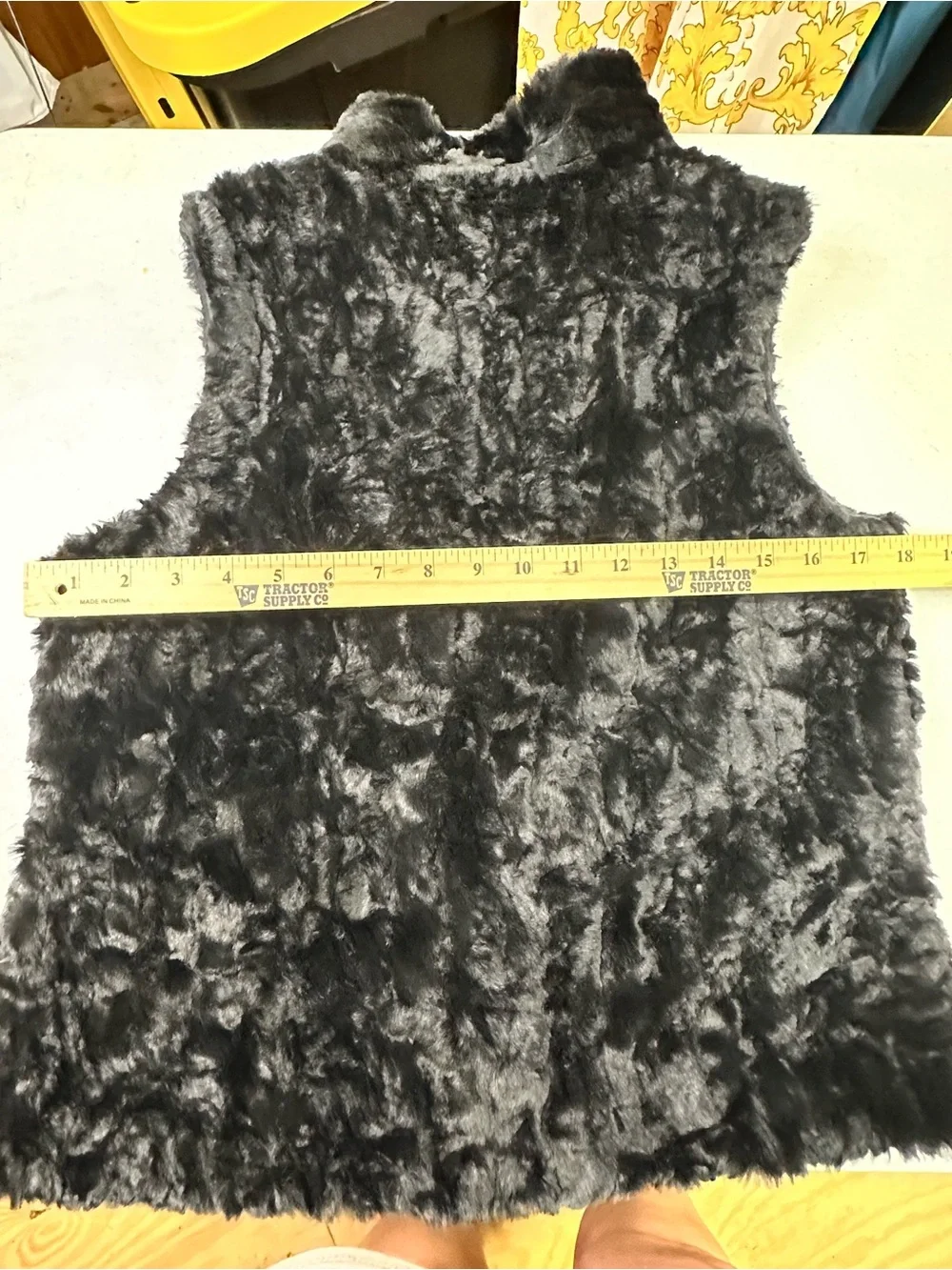 Outdoor Edition Parkhurst Black Faux Fur Hook Front Vest Boho Glam Medium